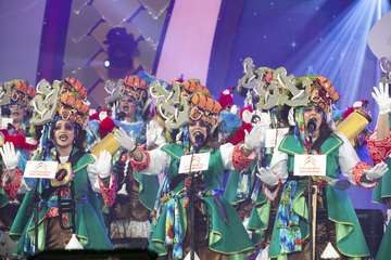 Los nietos de Sary Mánchez abren la final de murgas del Carnaval de 'Una noche en Río' (Foto TA)